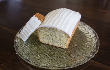 lemon-poppy-seed-loaf-icing