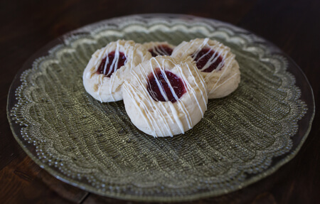 shortbread-raspberry-jam-cookie